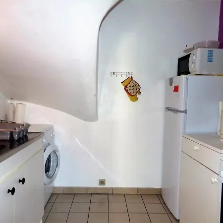 Apartment F2 Avec Ascenseur, Wifi Et Animaux Acceptes A Amelie-les-bains - Fr-1-703-1